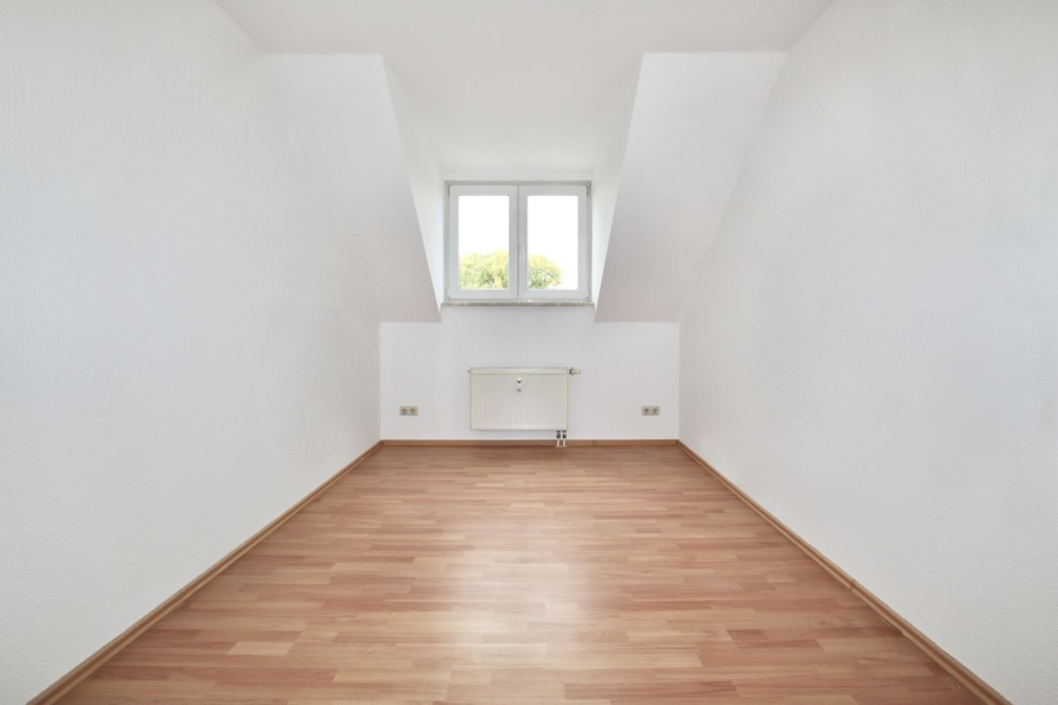 Gablenz • 3-Raum Wohnung • in Chemnitz • Einbauküche • Dachgeschoss • jetzt mieten