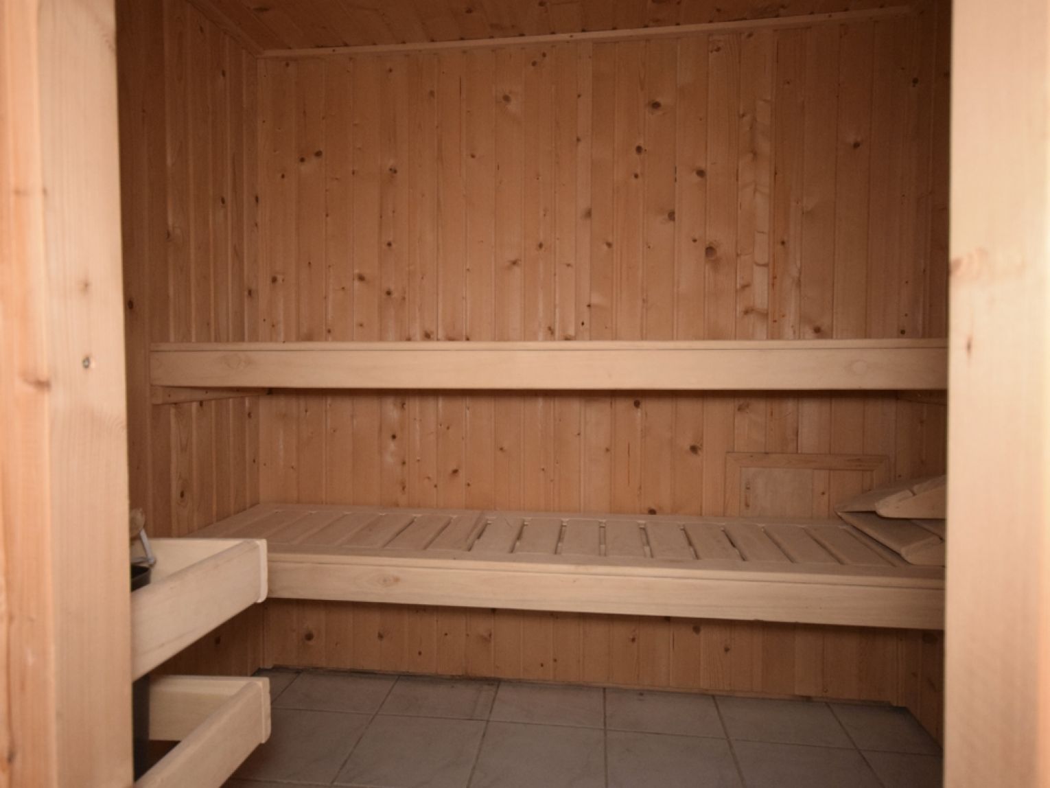 HERRLICH • 4 Zimmer • Dachgeschoss • Balkon • Einbauküche • Stellplatz • Garten • SAUNA • TOP !