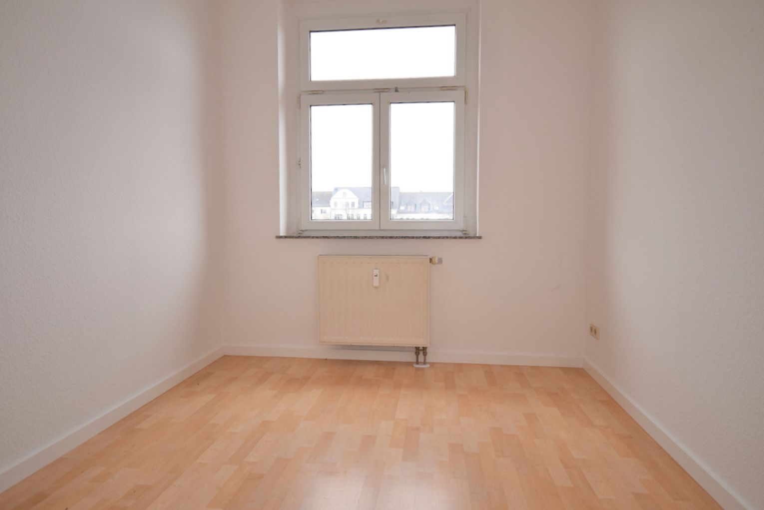 2-Zimmer • Mieten • Chemnitz • Einbauküche • ruhige Lage • Laminat • Dusche • gleich Termin machen