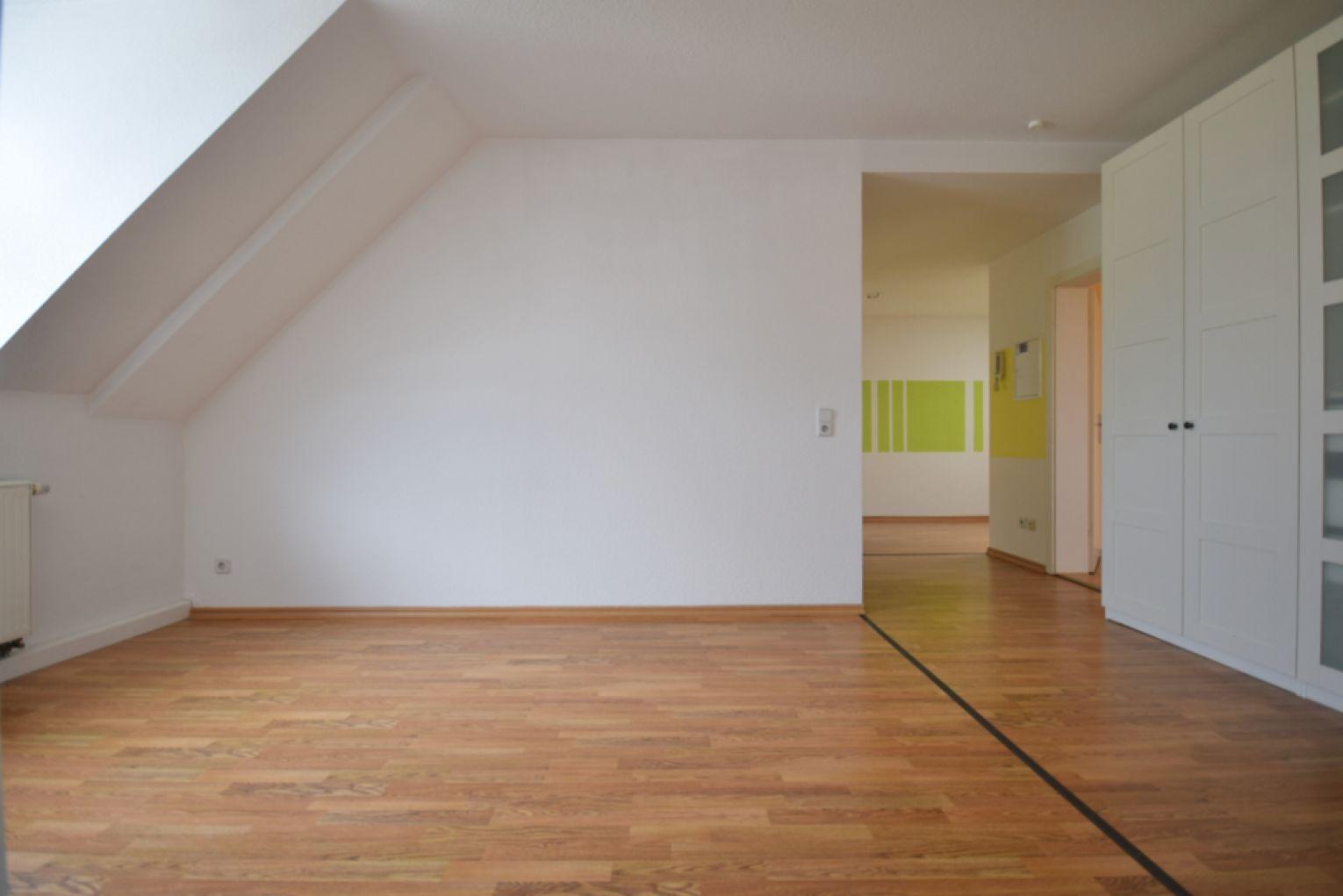 Jugendstil • 3,5 Zimmer • Einbauküche • Balkon • Tageslichbad mit Wanne+Dusche • sanierter Altbau