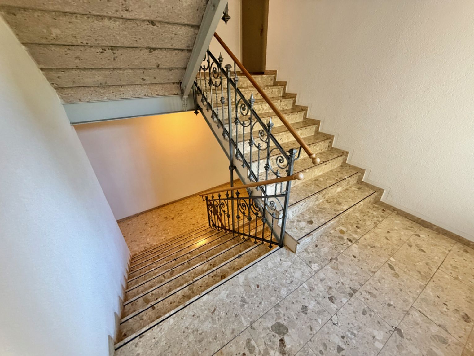 2-Raum Wohnung • Balkon • Schloßchemnitz • zur Miete • Tiefgarage • Wanne&Dusche • jetzt anrufen