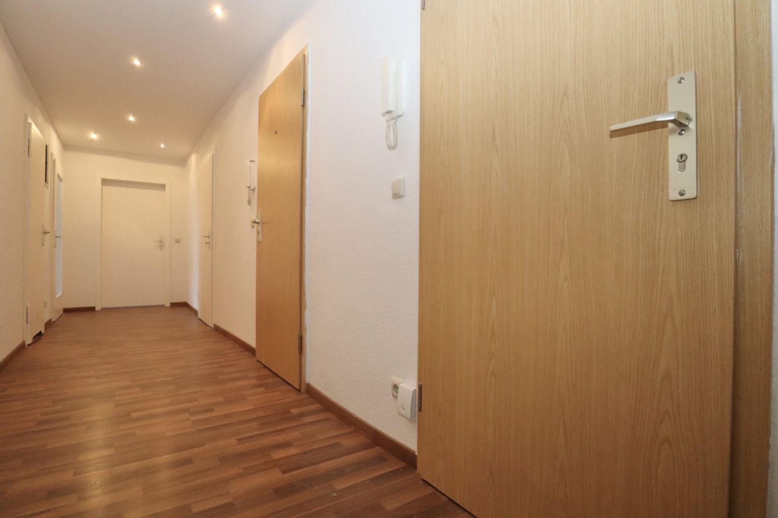 4-Zimmer Wohnung in Chemnitz • Einbauküche • 2 Bäder • Lutherviertel • Balkon • jetzt anrufen