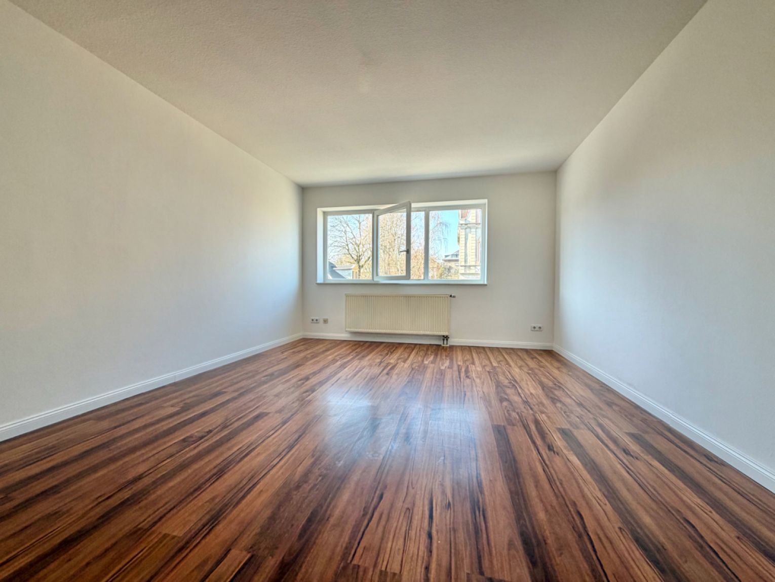 1 Zimmer • mit Balkon • und Einbauküche • Wohnung zur Miete • in Chemnitz • Kappel • jetzt anrufen