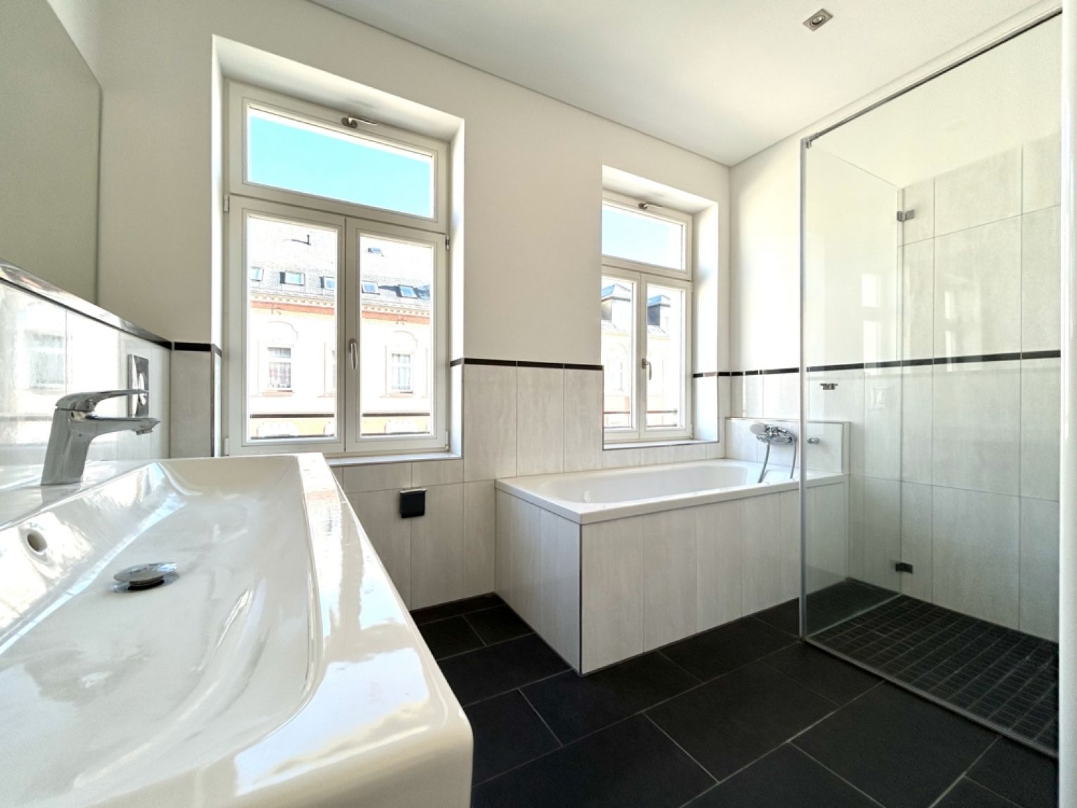 Loggia • Chemnitz • Tageslichtbad • 2-Raum Wohnung • offner Wohn-und Essbereich • zur Miete