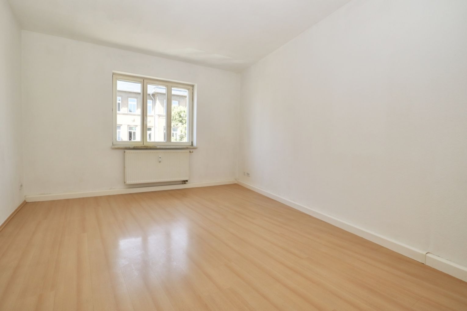 2-Raum Wohnung • Uni-Campus • Balkon • zentrale Lage • in Chemnitz • große Küche • jetzt anrufen 