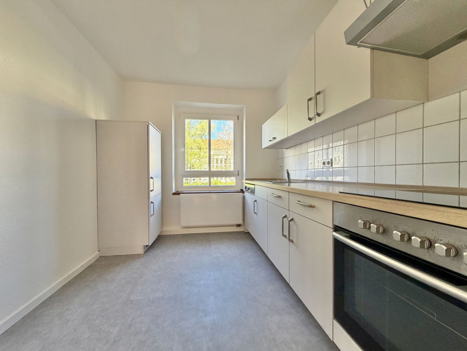 3 Zimmer • zur Miete • mit Balkon • Einbauküche • im Lutherviertel • in Chemnitz • schnell sein!