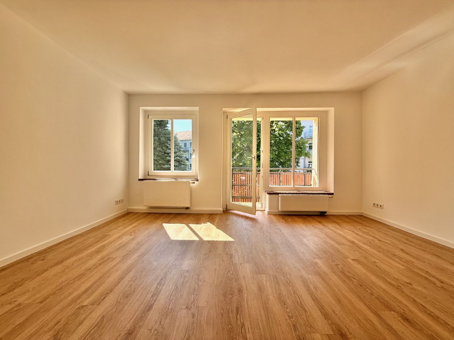 3 Zimmer • zur Miete • mit Balkon • Einbauküche • im Lutherviertel • in Chemnitz • schnell sein!