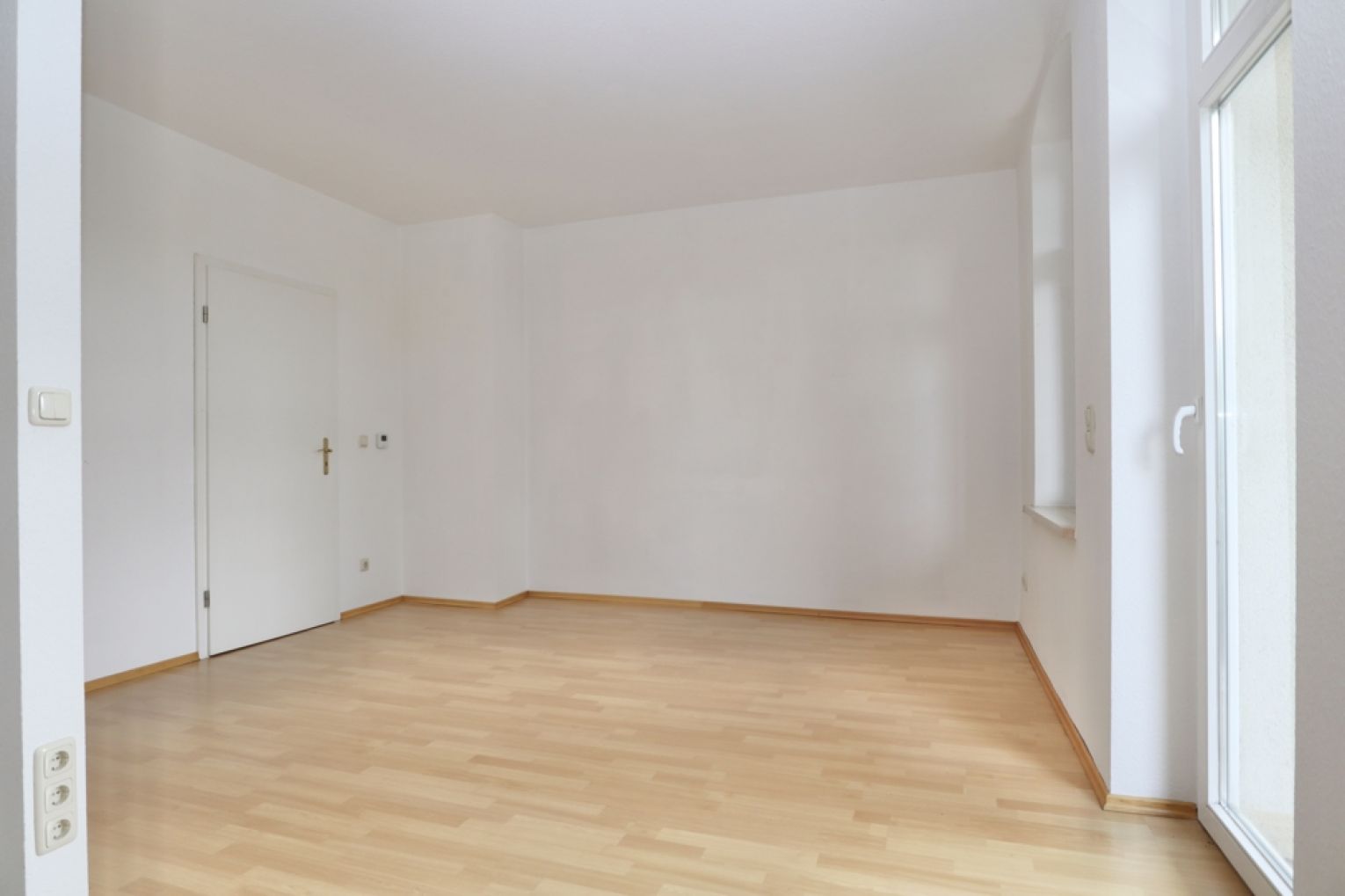 2-Raum Wohnung • zur Miete • großer Balkon • Wanne • Altbau • Chemnitz • Hilbersdorf • jetzt anrufen