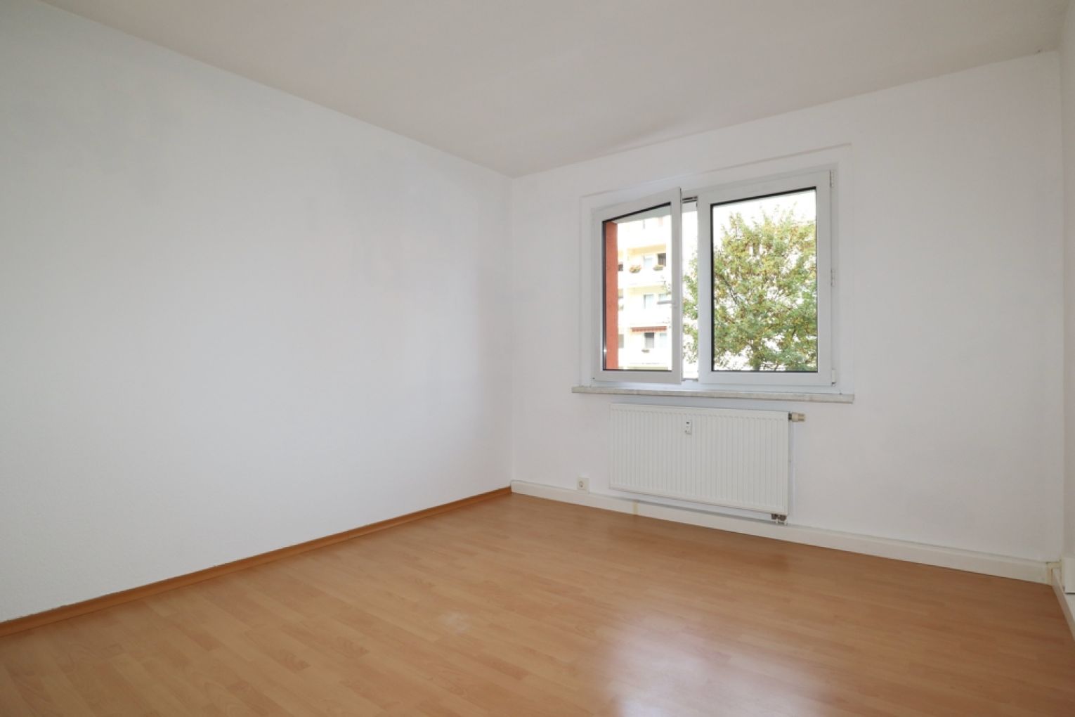 3-Zimmer in Chemnitz • mit Balkon • im Erdgeschoss • in Reichenbrand • jetzt anrufen!