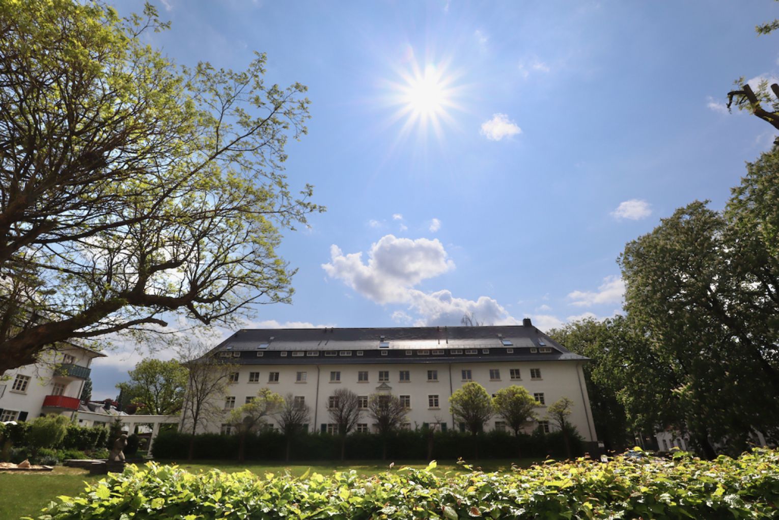 EIGENNUTZER AUFGEPASST ! • 3-Raum Wohnung • Dachgeschoss • offene Küche • Stellplatz • in Chemnitz •