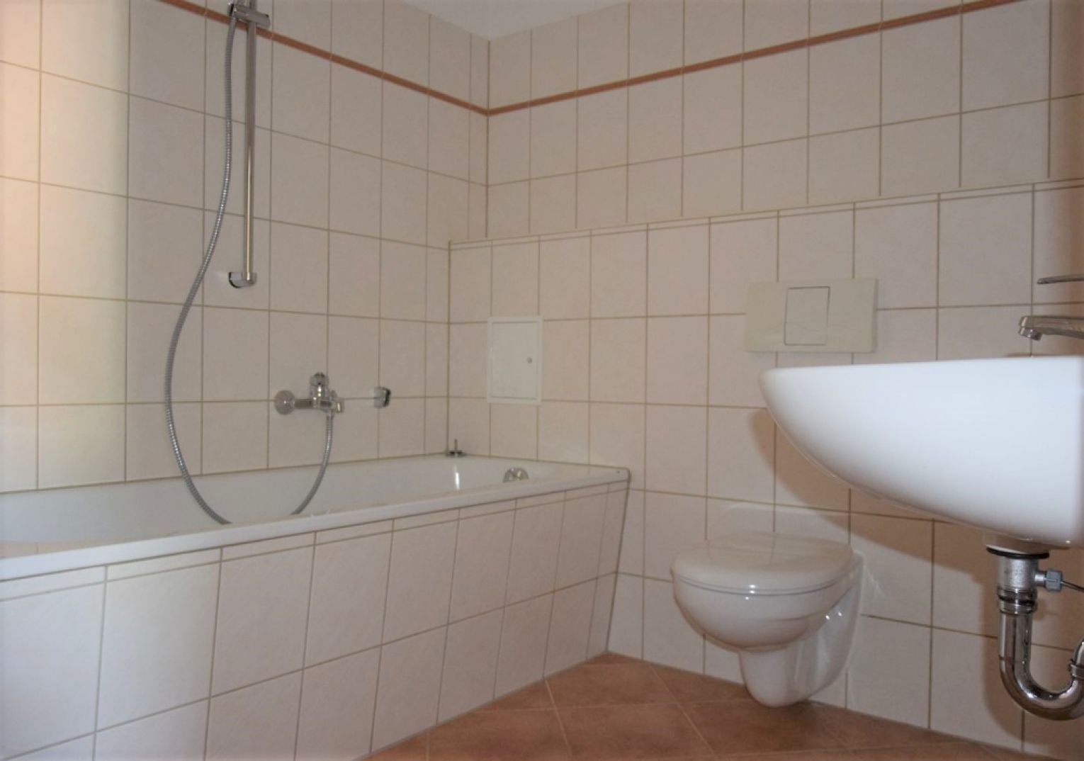 3-Zimmer • Limbach-Oberfrohna • zentrumsnah • mit Balkon • Laminat • Stellplätze • jetzt mieten!