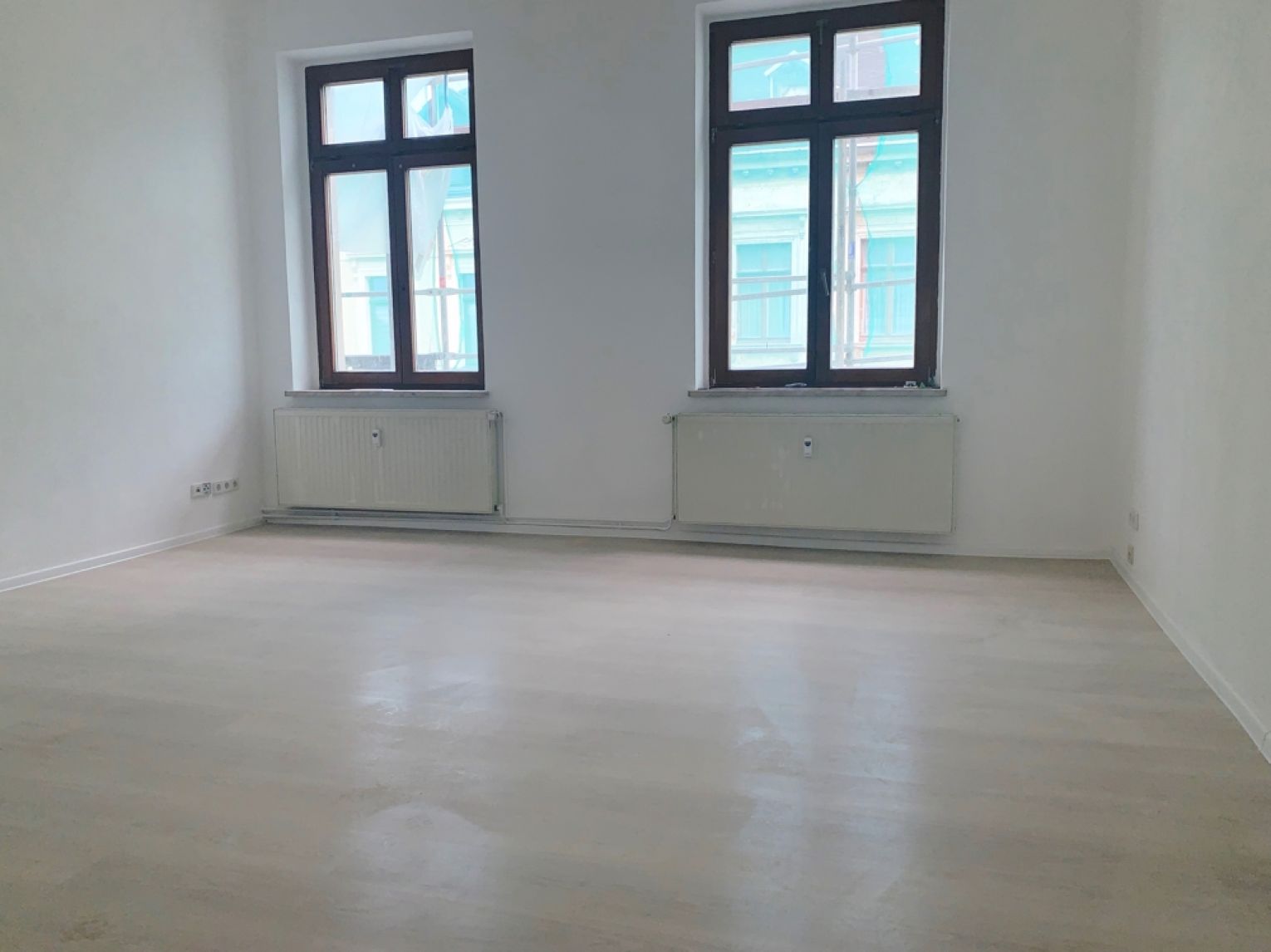 Tageslichtbad • 130 qm • modernes Laminat • 4-5 Zimmer • in Meerane • Mieten !?