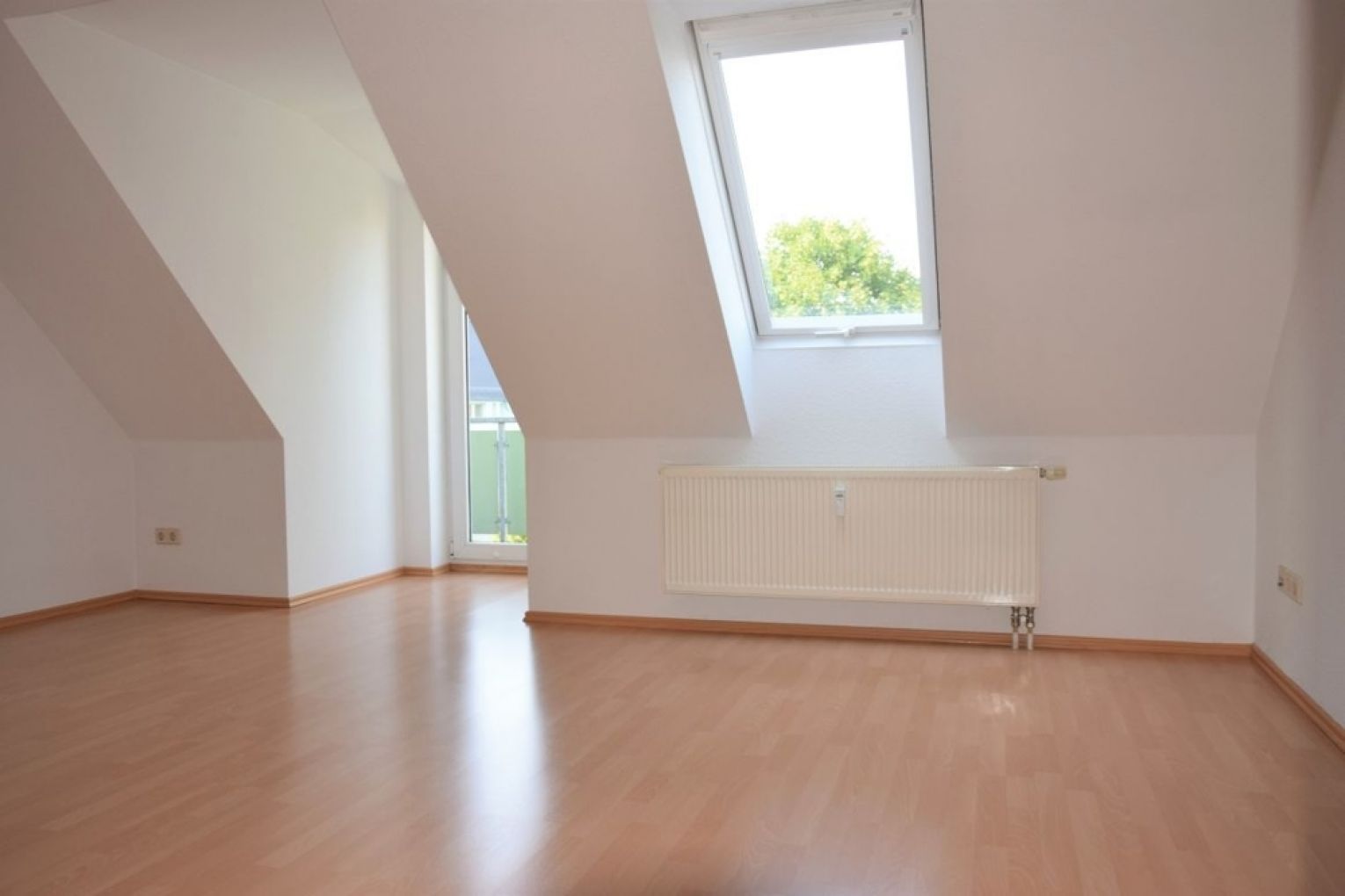 3-Zimmer Wohnung in Chemnitz • Balkon • Maisonette • Wanne • Laminat • schnell sein lohnt sich