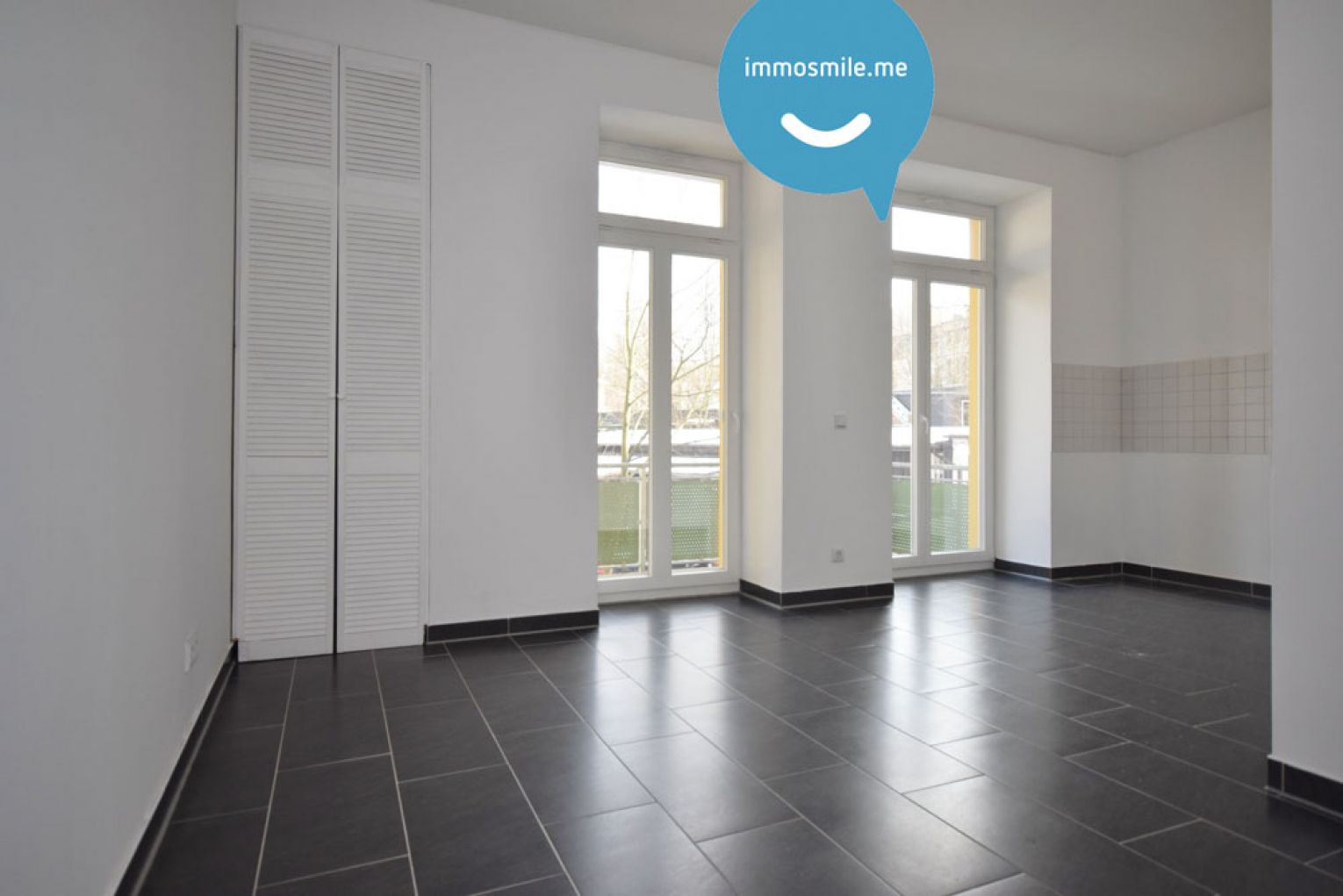 tolles Ambiente • Fussbodenheizung • 2 Zimmer • Sonnenbalkon • Laminat • historische Elemente • TOP!