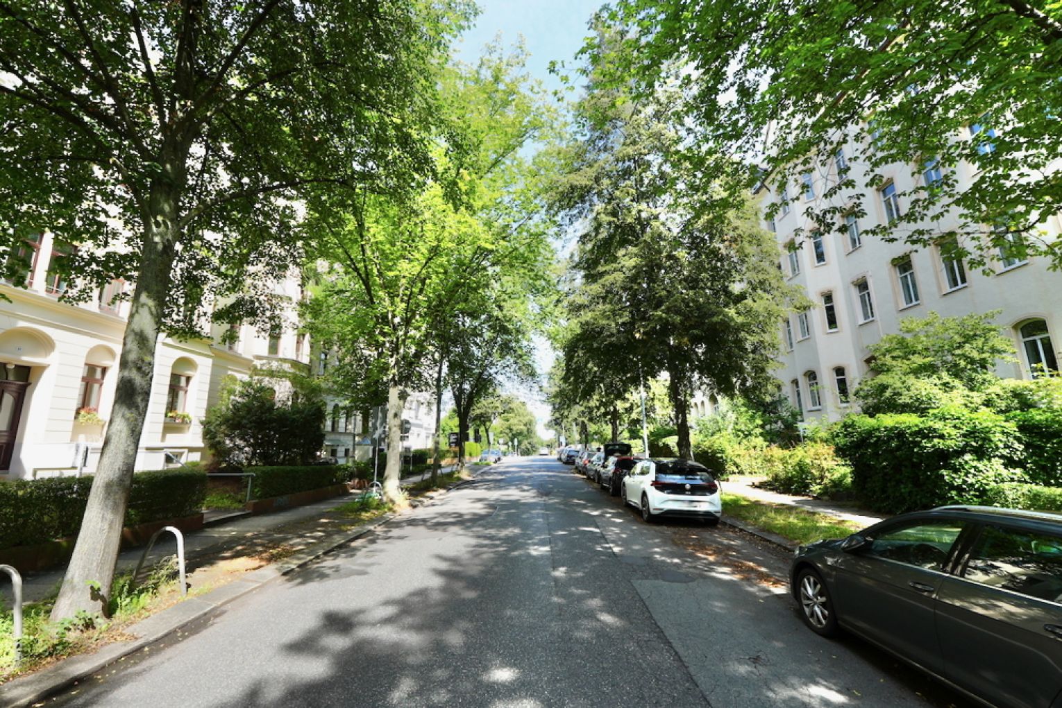 Einbauküche • schickes Laminat • 2-Raum Wohnung • auf dem Kaßberg • jetzt anrufen
