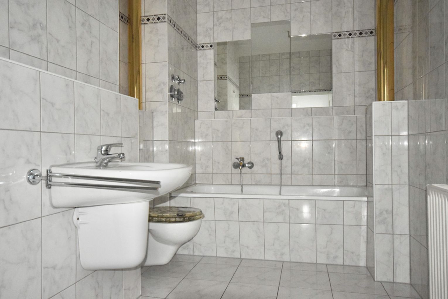 3-Zimmer • Balkon und Einbauküche • Bad mit Wanne • Schloßchemnitz • am Küchwald • ruhige Lage • TOP