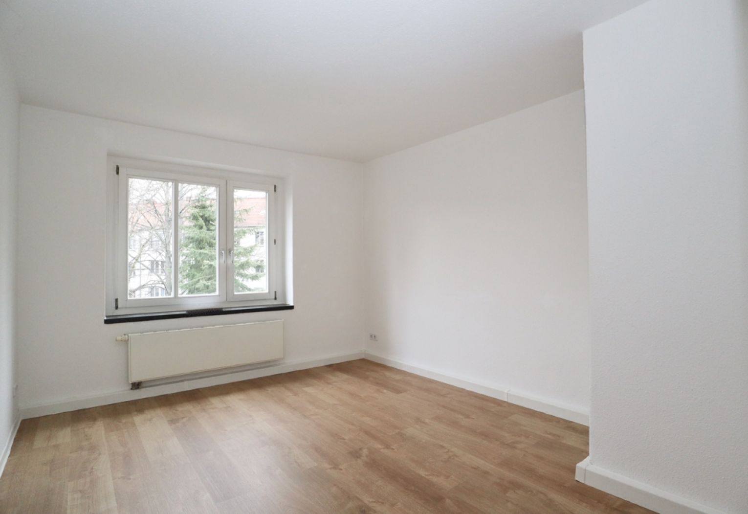 Balkon • 2-Raum Wohnung • Tageslichtbad • Dusche • Einbauküche • Lutherviertel • jetzt anrufen