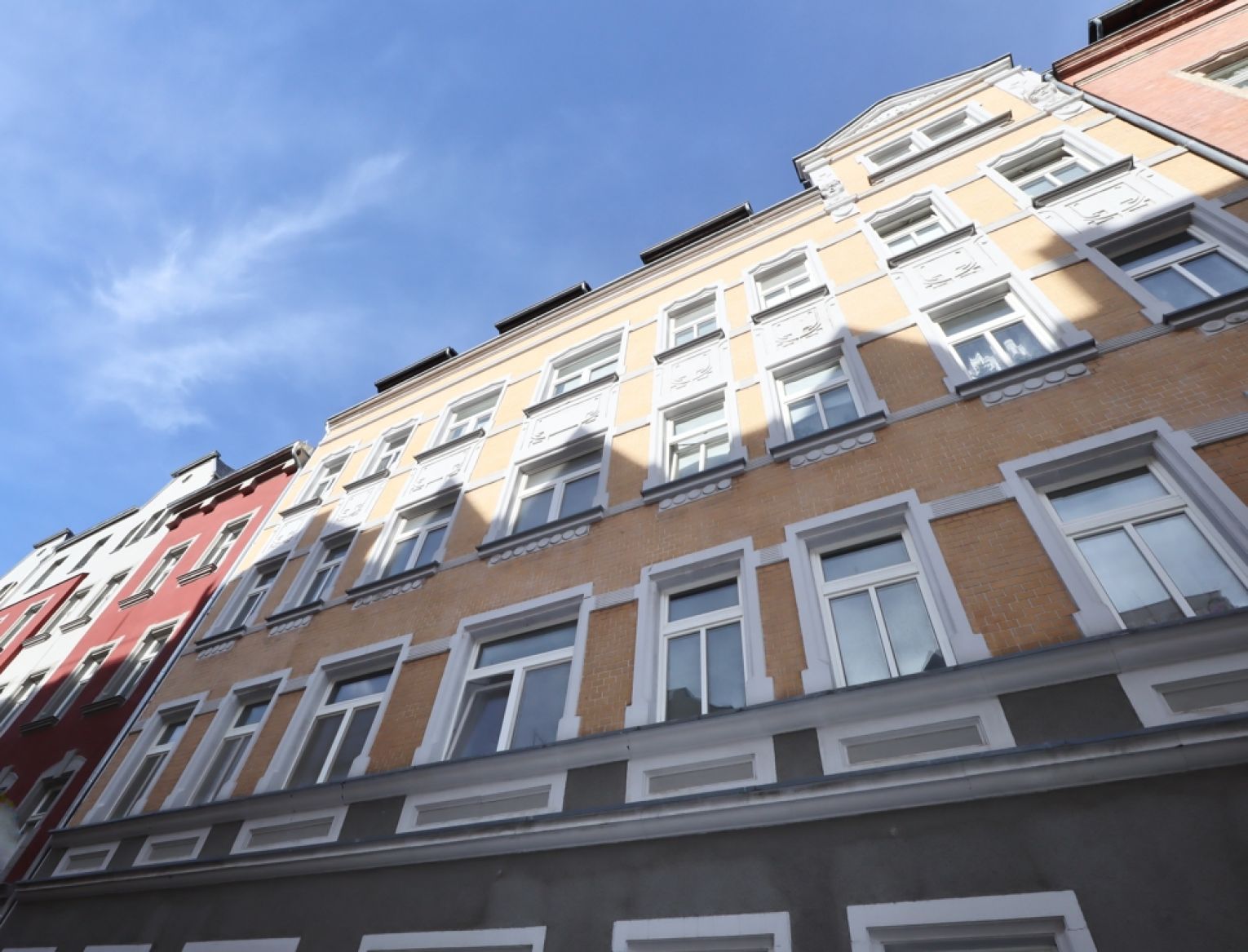 4-Raum Wohnung • Terrasse • Tageslichtbad • Wanne/Dusche • Einbauküche • Stellplatz • jetzt anrufen