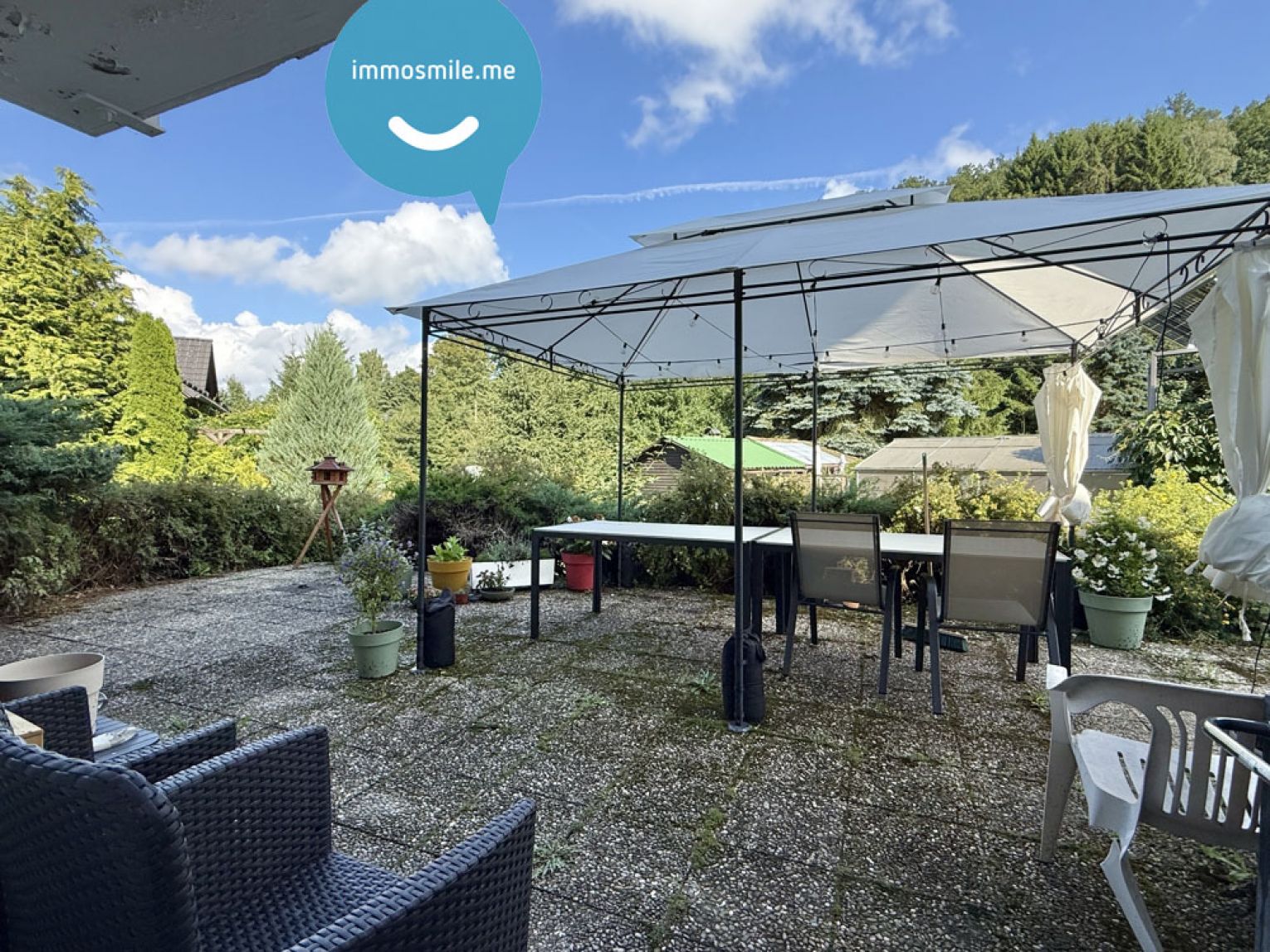 Große Terrasse • Sonnig • 3 Zimmer • ruhige Lage • Laminat • Bad mit Fenster • Stellplatz