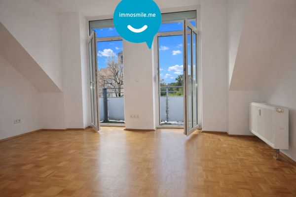 Kaßberg • 3 Zimmer • Balkon • Parkett • Bad mit Wanne • Aufzug • Dachgeschoss-Flair • Anschauen !?