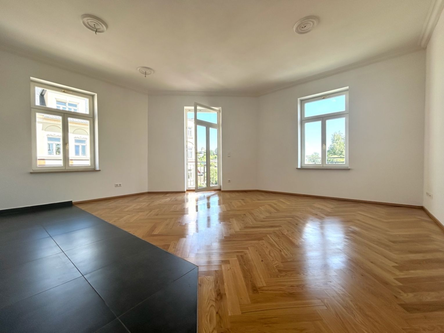 Balkon • Chemnitz • Tageslichtbad • 2-Raum Wohnung • offner Wohn-und Essbereich • zur Miete