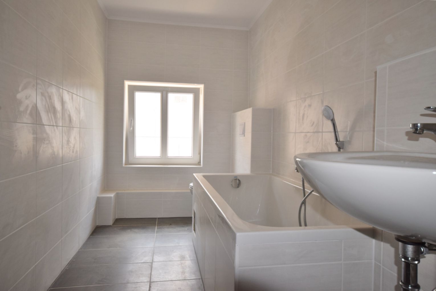 TOP! • Gäste WC mit Dusche • 4 Zimmer • Wohnküche • Tageslichtbad mit Wanne • jetzt Zugreifen !