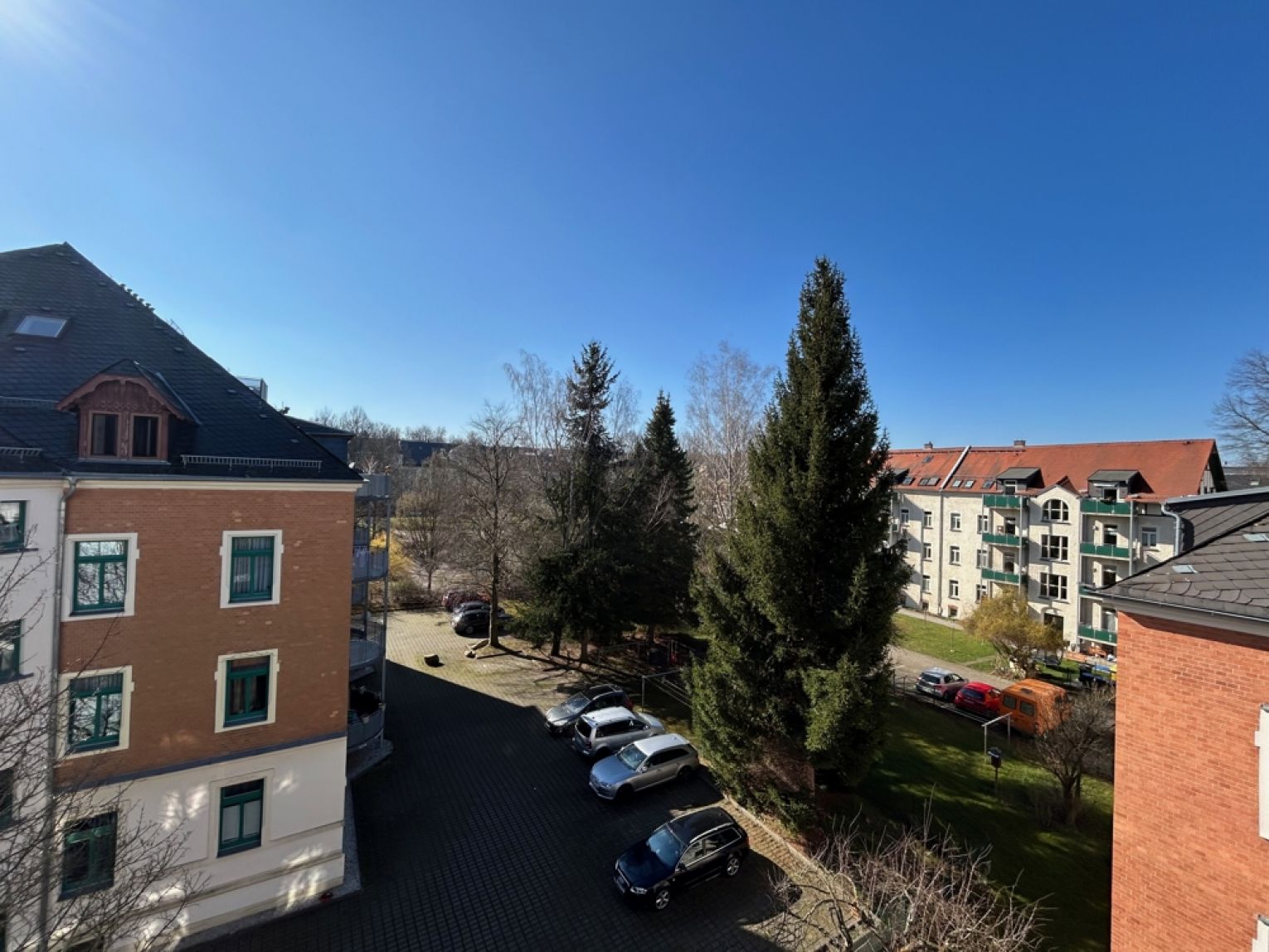 zur Miete • Altendorf • 2-Zimmer-Wohnung • mit Balkon • Tageslichtbad • EBK • schnell anrufen!