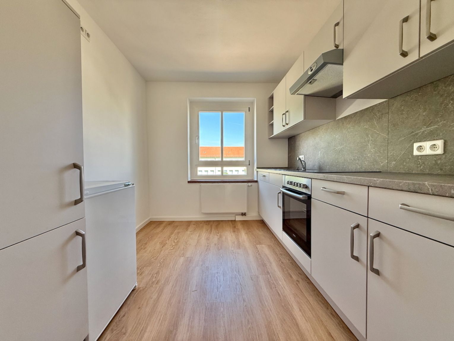 3 Zimmer • zur Miete • mit Balkon • Einbauküche • im Lutherviertel • in Chemnitz • schnell sein!