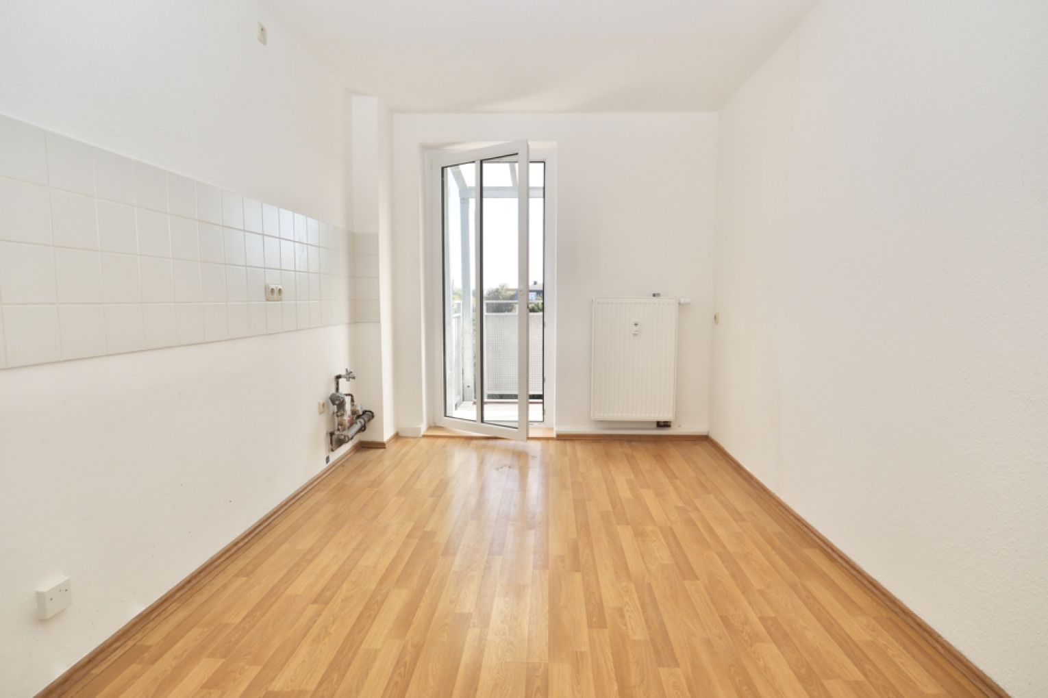 Balkon •  Einbauküche • 3-Raum Wohnung in Chemnitz • Lutherviertel • schnell sein lohnt sich