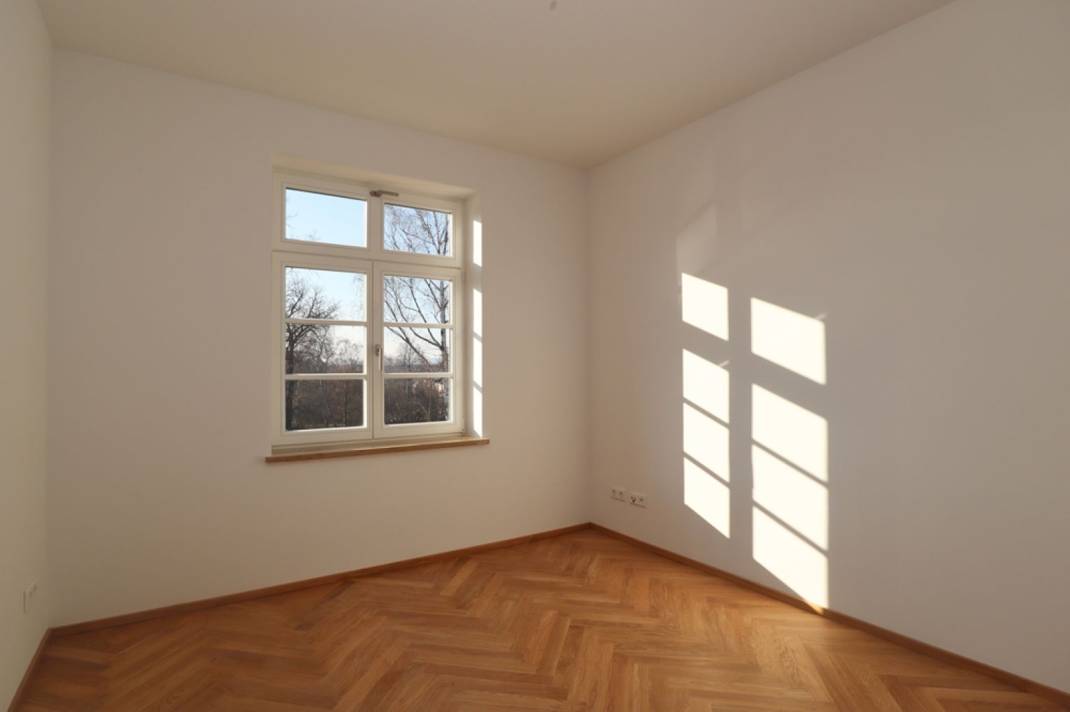 Balkon • 4-Raum Wohnung • Erstbezug • Tageslichtbad • Fußbodenheizung • Parkett • jetzt anrufen