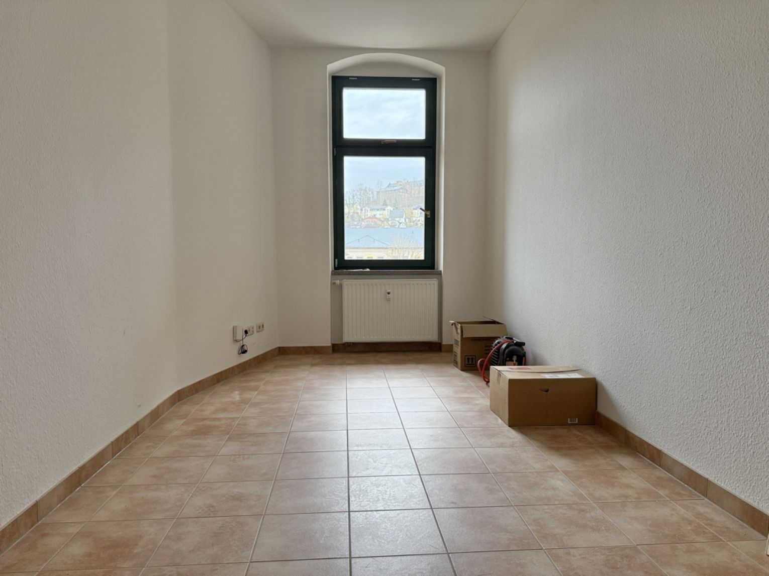 Büro und Lagerfläche • Ladenstraße Stollberg • 2 Räume • Archivraum • TOP Lage • Einmal anschauen?