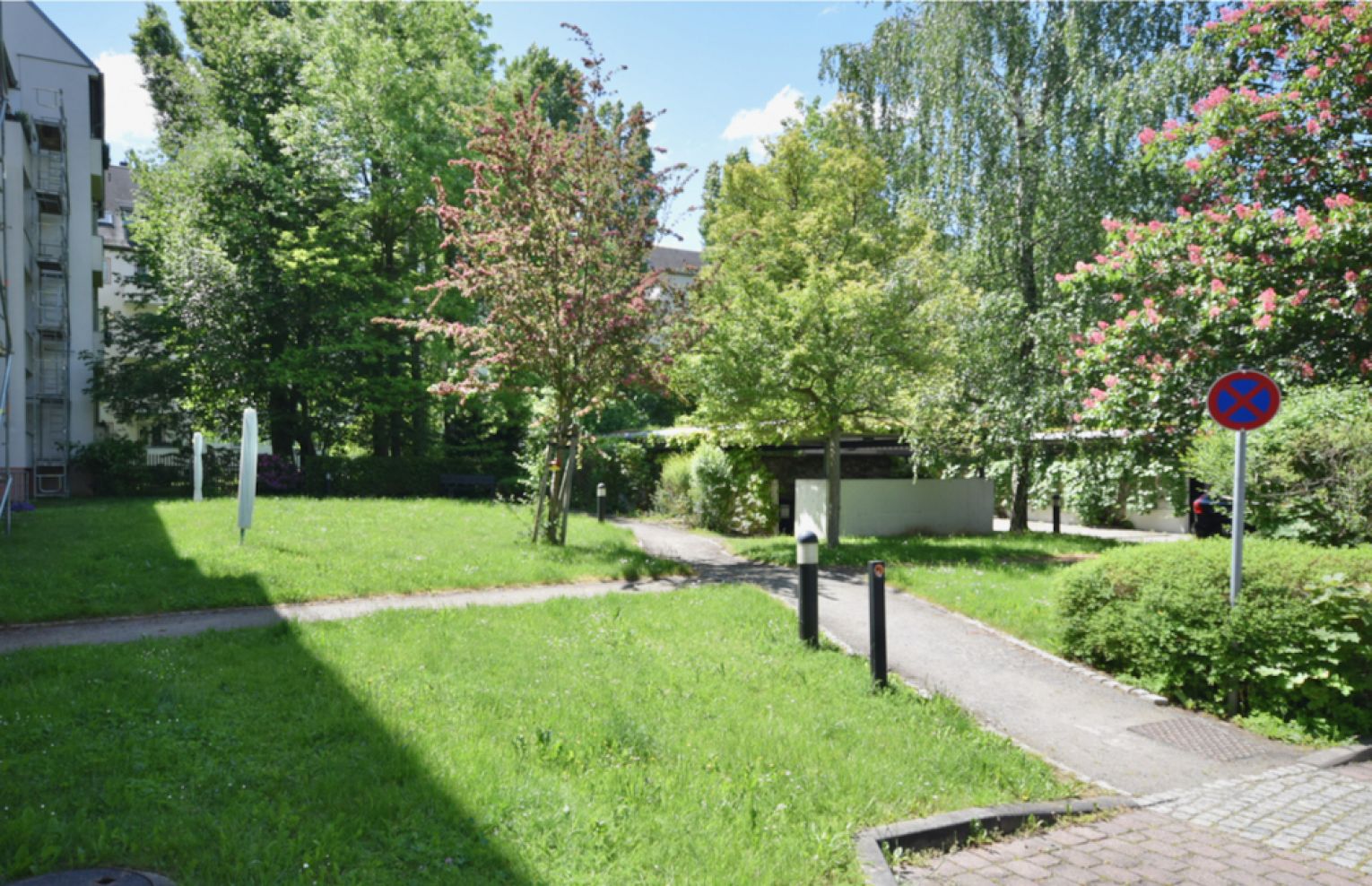 1-Raum Apartment • Laminat • Tageslichtbad mit Dusche • Stellplatz • Kaßberg • Anschauen & Mieten