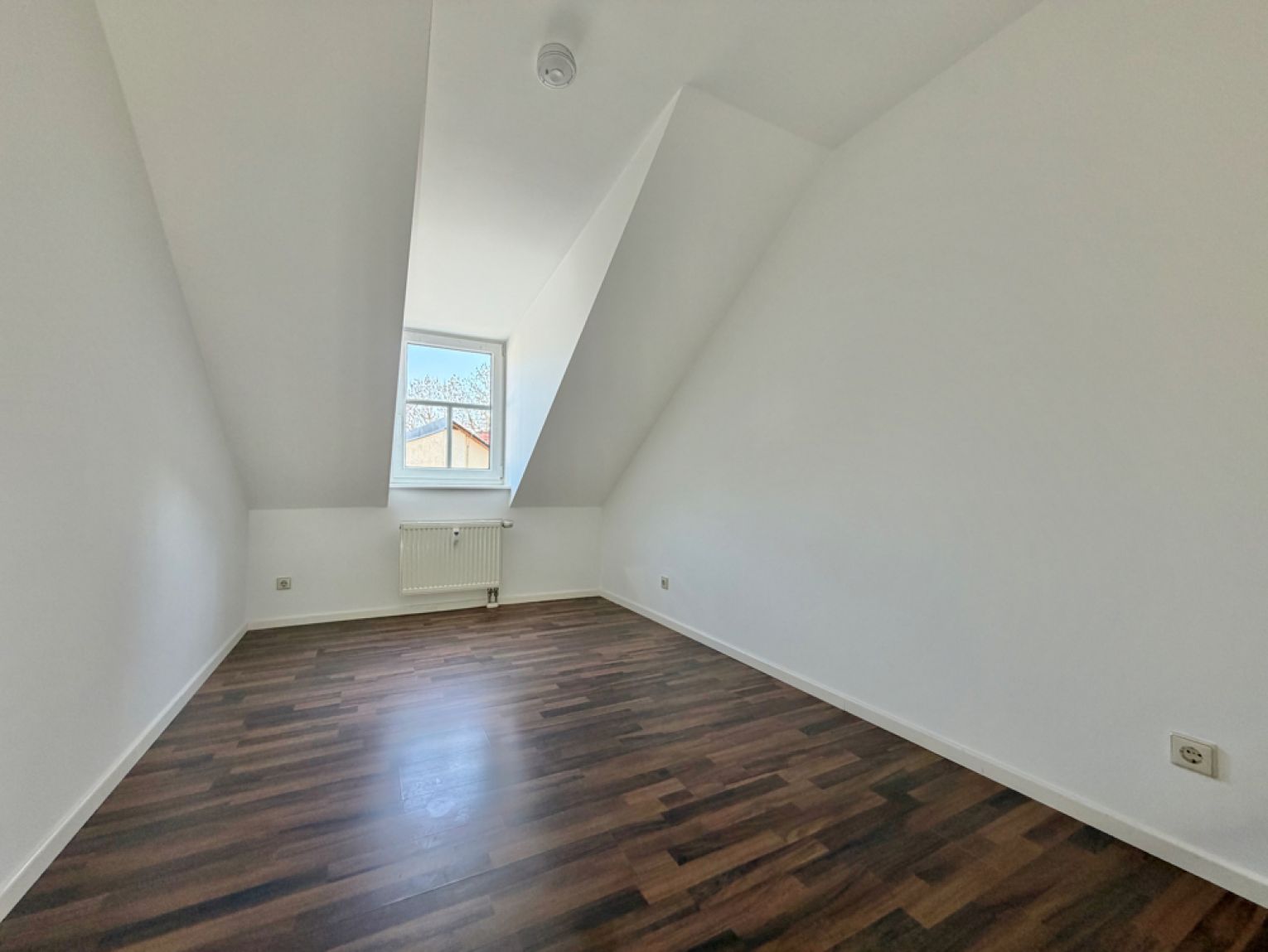 mit Balkon • 2 Zimmer • im Dachgeschoss • in Kappel • zur Miete • Chemnitz • direkt anschauen!