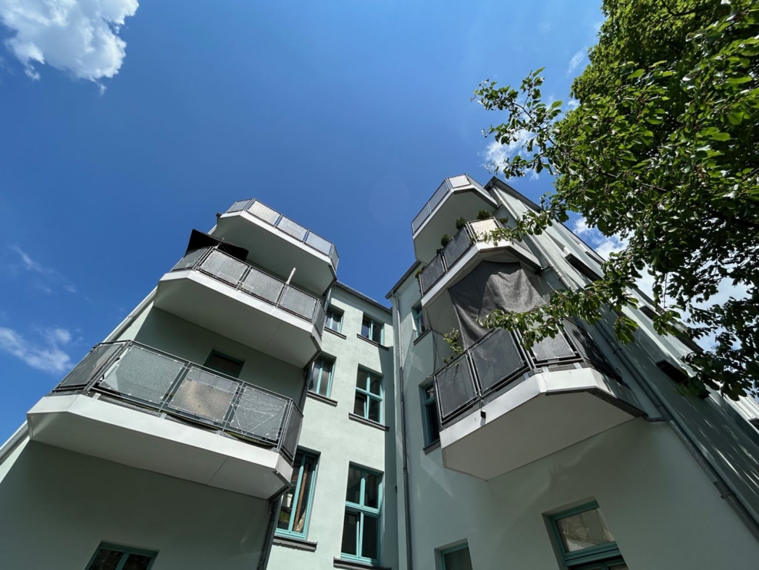 zur Miete • Altendorf • 2-Zimmer-Wohnung • mit Balkon • Tageslichtbad • EBK • schnell anrufen!