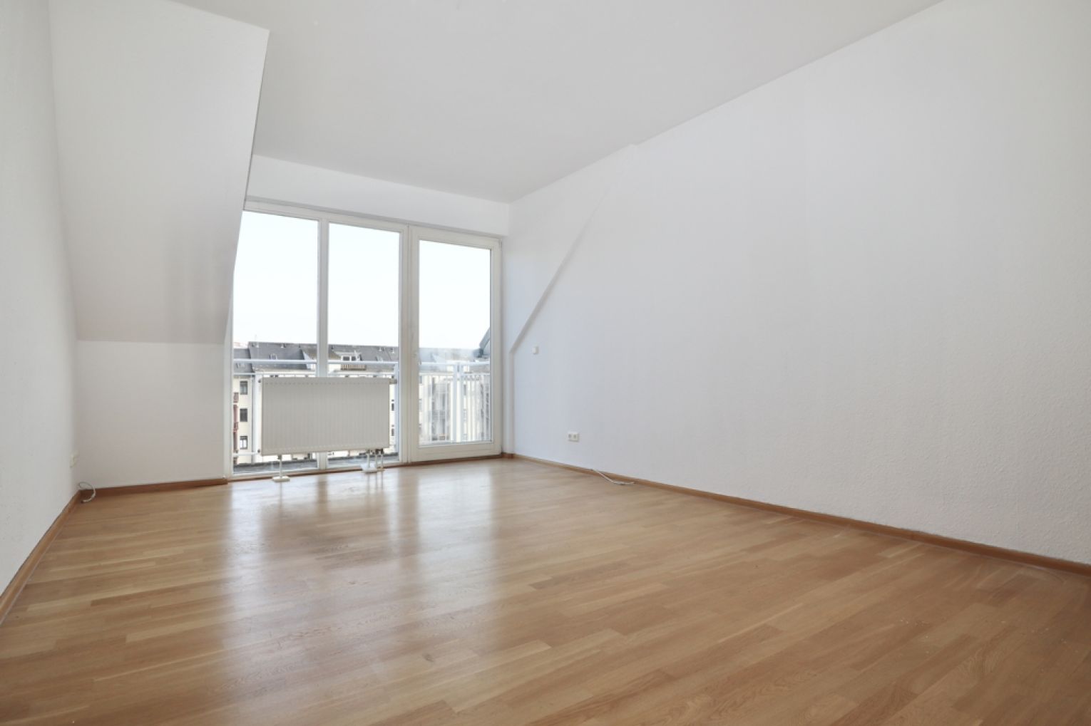 Maisonettewohnung • Dachgeschoss • 3 Zimmer • Tageslichtbad • Terrasse • Balkon • Schloßchemnitz