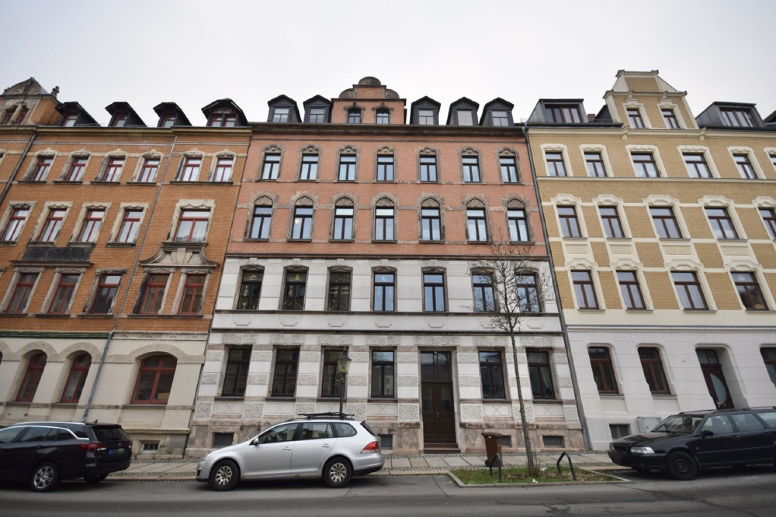 3-Raum • Balkon • Parkett • hell und sonnig • Bad mit Wanne • Aufzug • sanierter Altbau • MEGA!