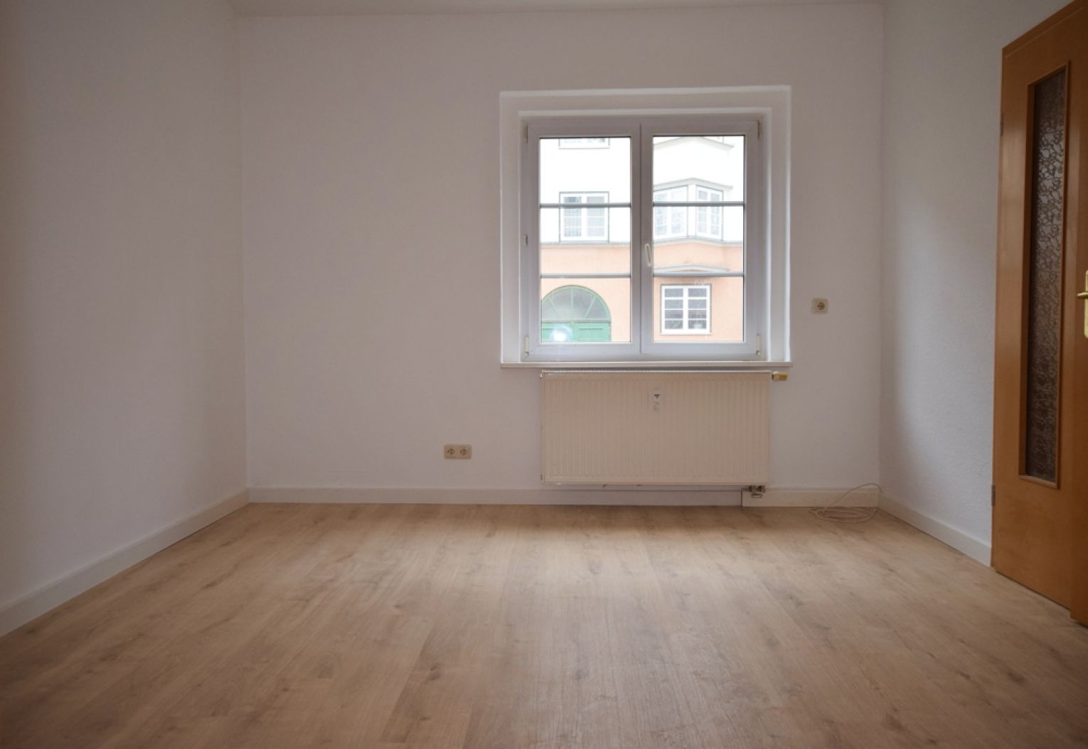3 Zimmer • Balkon • Laminat • Tageslichtbad mit Wanne • Stellplatz • Tageslichtbad • jetzt mieten!?