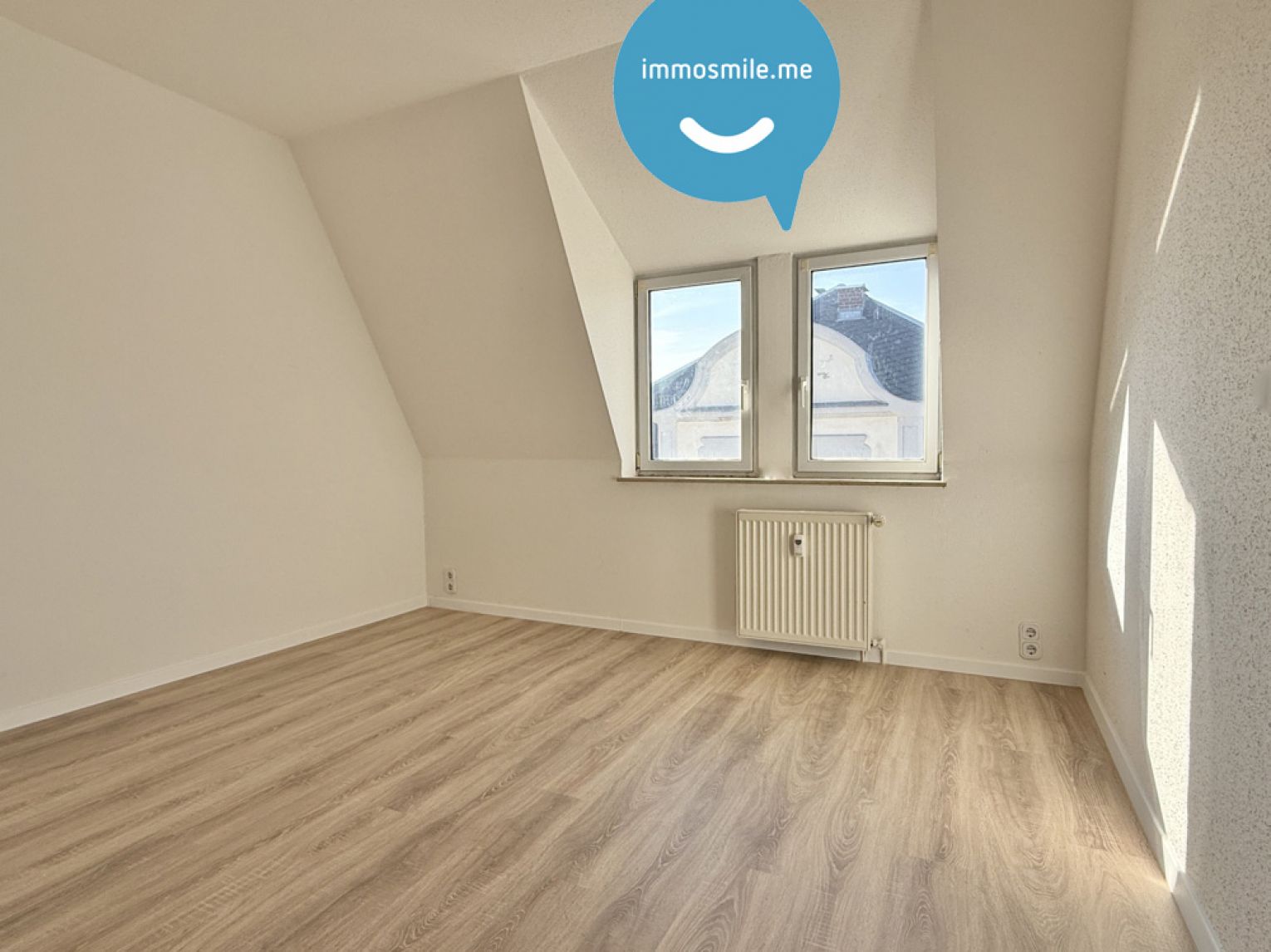 3-Raum Wohnung • frisch renoviert • Bad mit Wanne • Stellplatz • Dachschrägen • Termin vereinbaren?