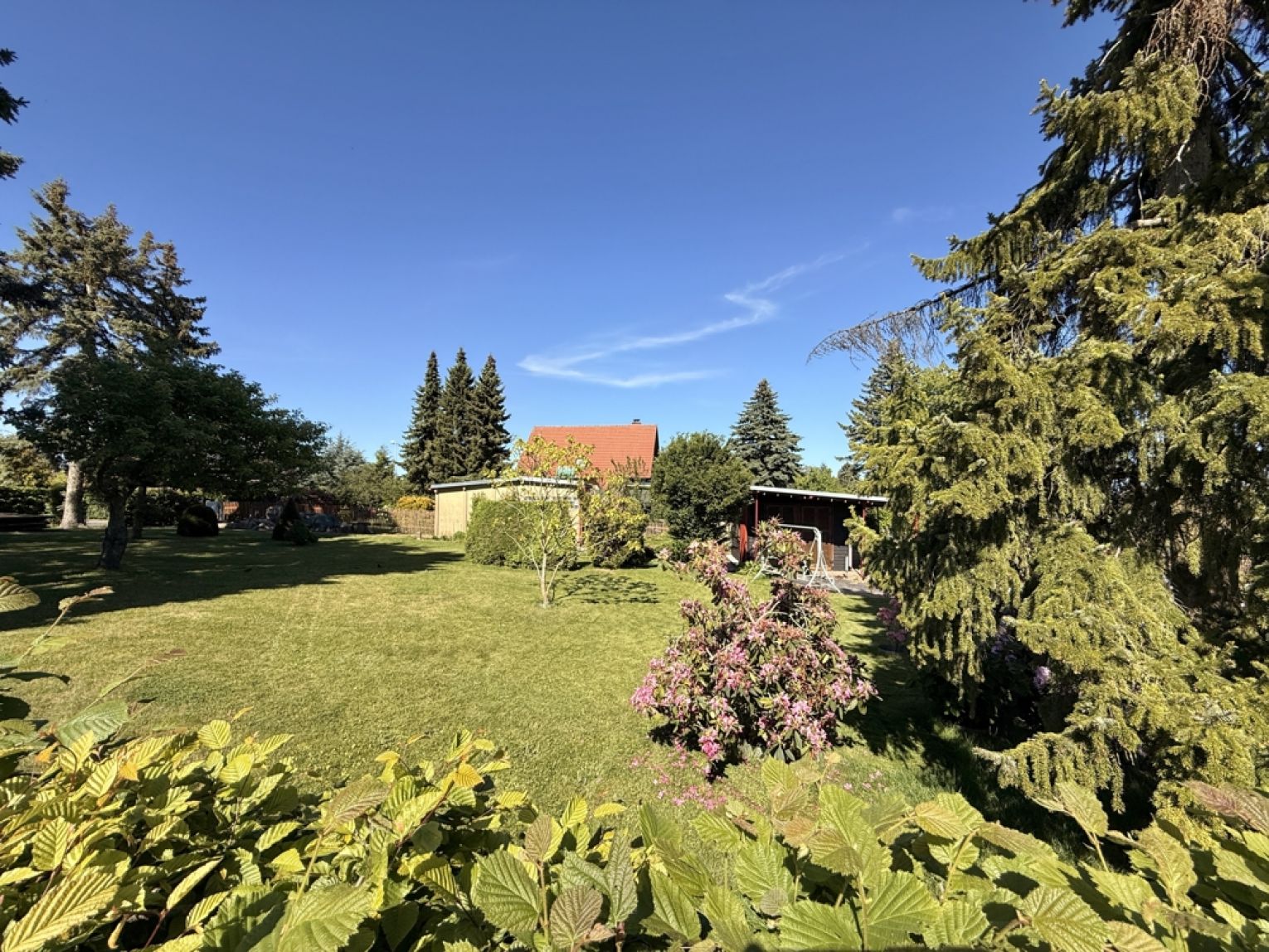 Grundstück teilbar • Baureifes Land • Garage • Wochenendbungalow • in Neukirchen • besichtigen?