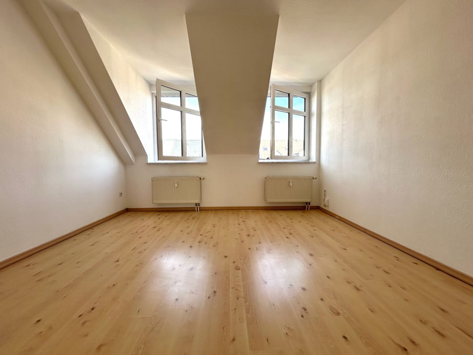 Balkon • Kaßberg • helle 2- Zimmer Wohnung • zur Miete • Einbauküche • Chemnitz
