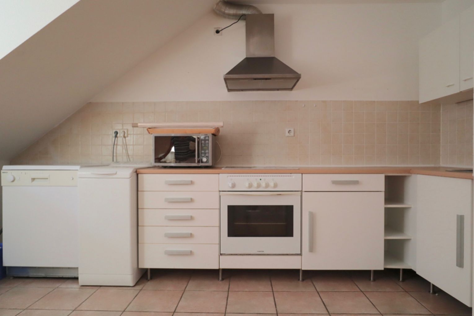 Kaßberg • Dachgeschoss • Maisonette • mit Küche • SCHNELL sein