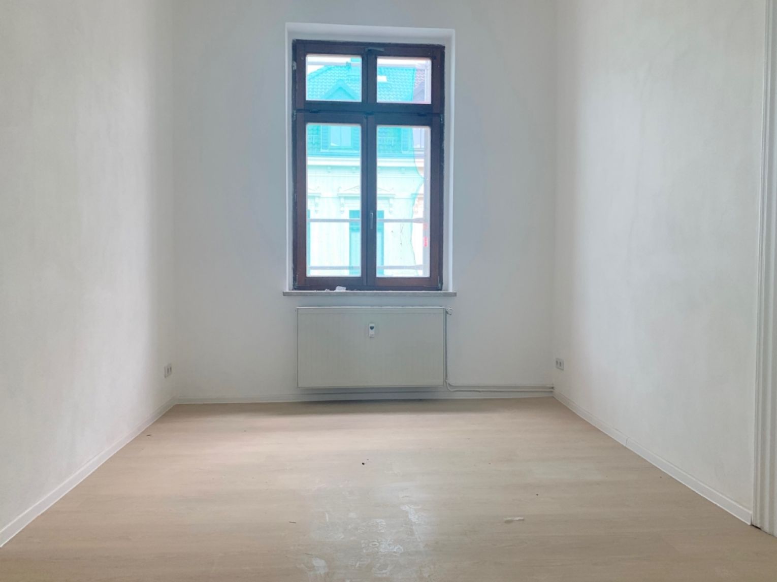 Tageslichtbad • 130 qm • modernes Laminat • 4-5 Zimmer • in Meerane • Mieten !?