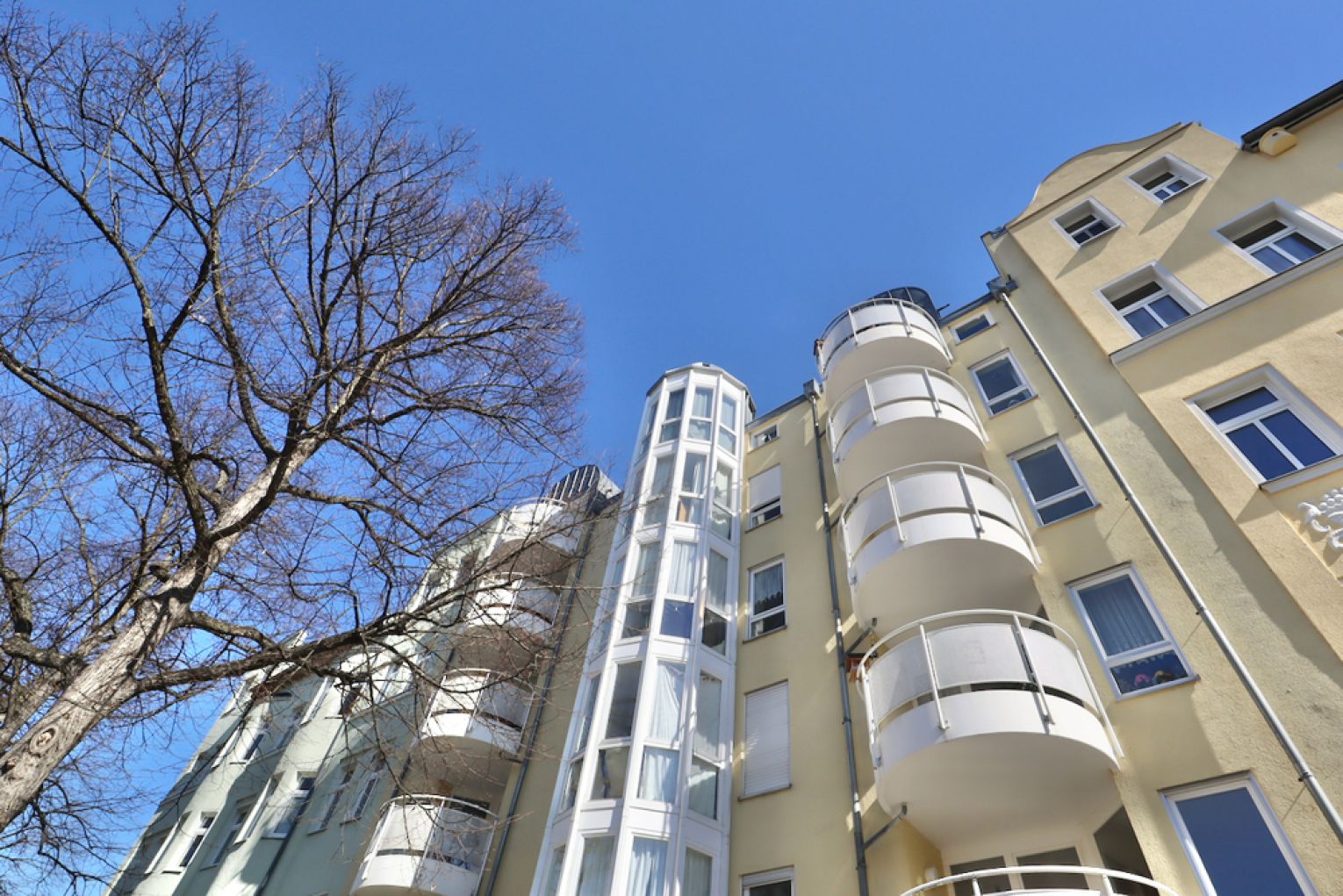 2 Zimmer • mit Loggia • Aufzug • Tiefgarage • am Uni-Campus • zur Miete • ab sofort frei!