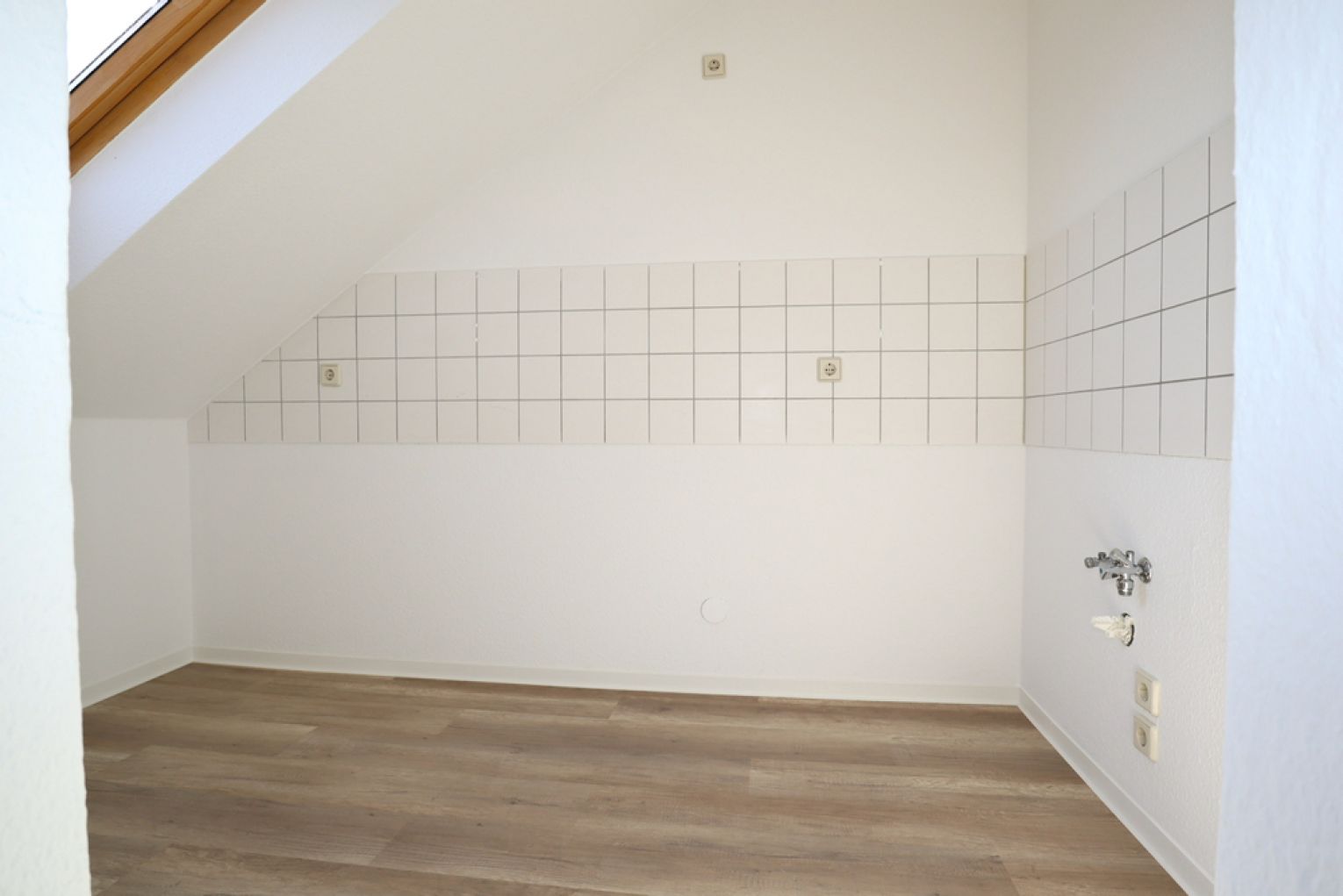 praktisch • modern renoviert • 2-Zimmer • zentrumsnah • Gartennutzung • Dachgeschosswohnung