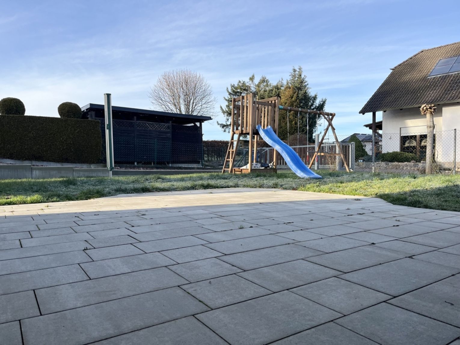 Bungalowstil • Neubau • 5 Zimmer • Garten/Terrasse • Kamin • EBK • Carport • Falken/Callenberg