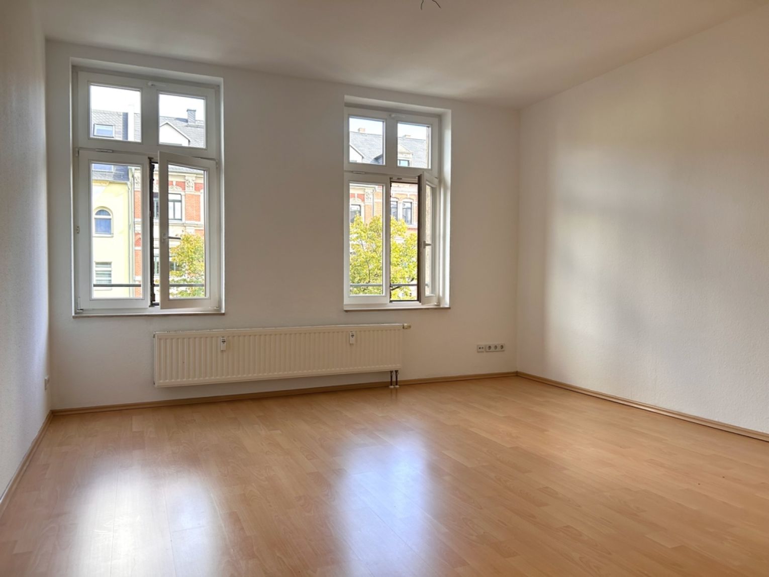 2 Zimmer • Schloßchemnitz • zur Miete • Balkon • Aufzug • jetzt anschauen und mieten