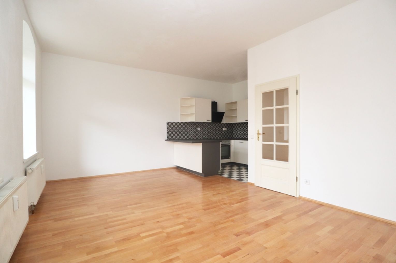 2-Raum Wohnung in Chemnitz • Balkon • Wanne • Einbauküche • Kaßberg • jetzt anrufen • Gutschein
