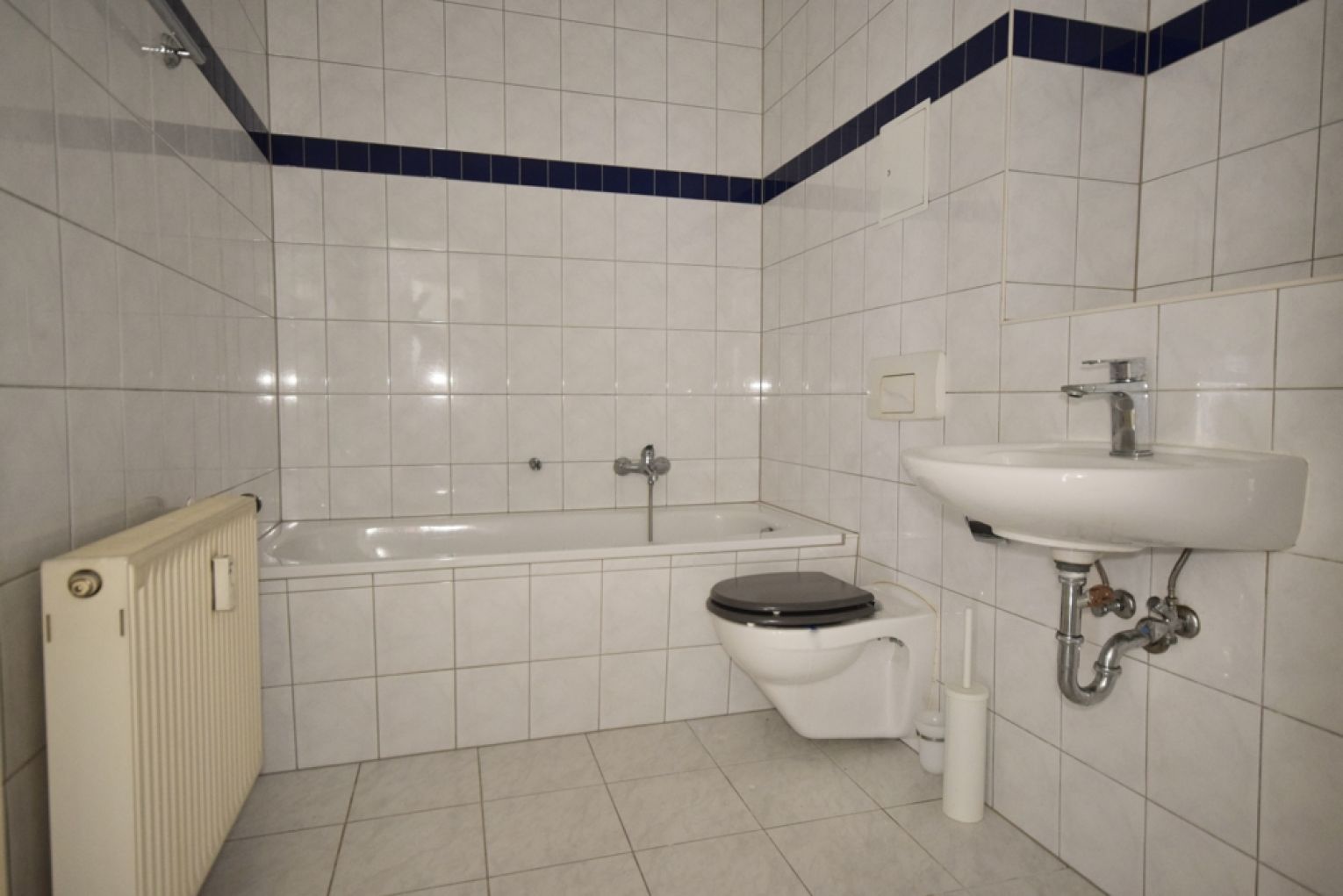 Sonnige 2-Raum Mietwohnung • Balkon • Kaßberg • offene Küche • Aufzug • neues Laminat möglich • TOP!