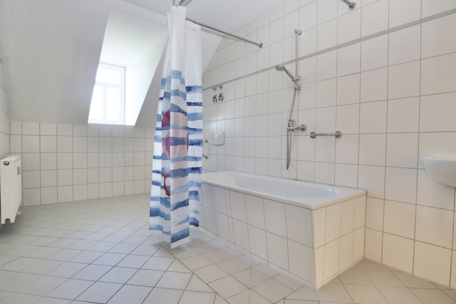 Dachgeschoss • Chemnitz • 2-Raum Wohnung • Schloßchemnitz • Südbalkon • Einbauküche • jetzt anrufen