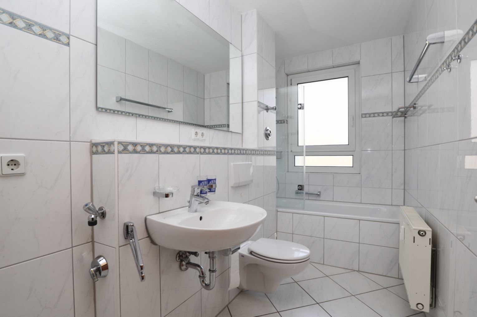 Rabenstein • in Chemnitz • Einbauküche • Tageslichtbad • 3-Raum Wohnung • Balkon • Stellplatz